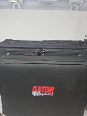 G-PRO-4W-6VMC 4U Rolling Rack Case with 6 Wireless Mic Storage Lid - USA